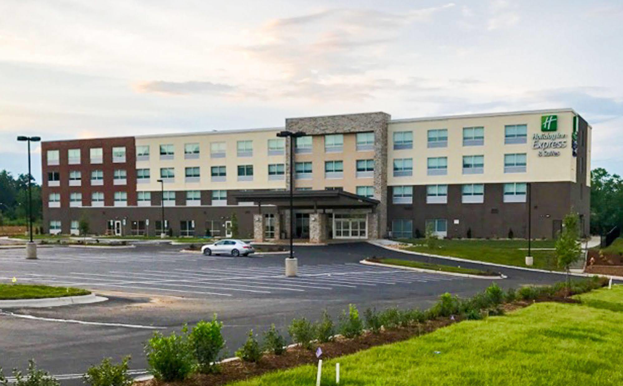 Express & - Ne - Area By Ihg Hotel Charlotte
