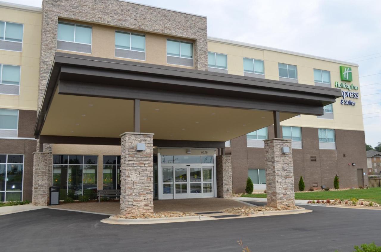 Hotel Express & - Ne - Area By Ihg Charlotte