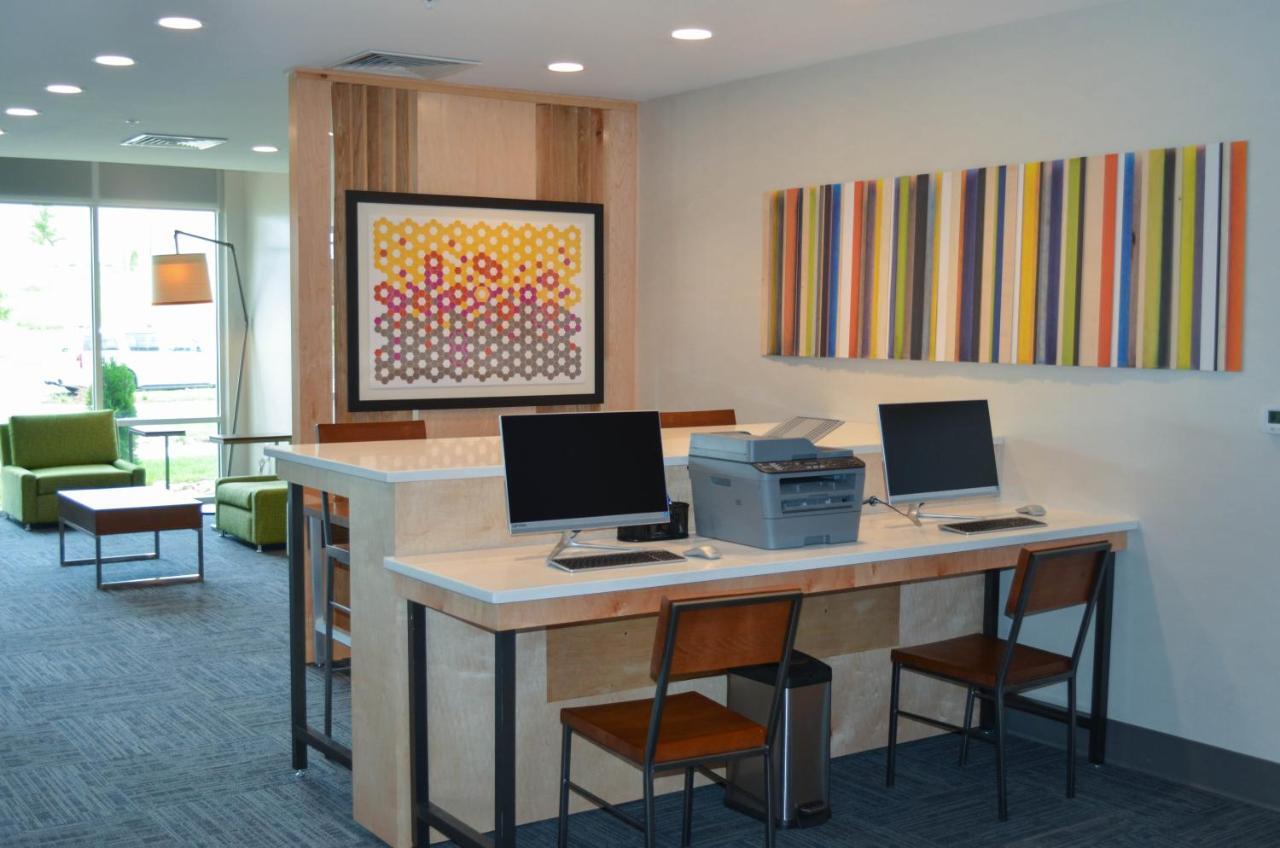 Express & - Ne - Area By Ihg Hotel